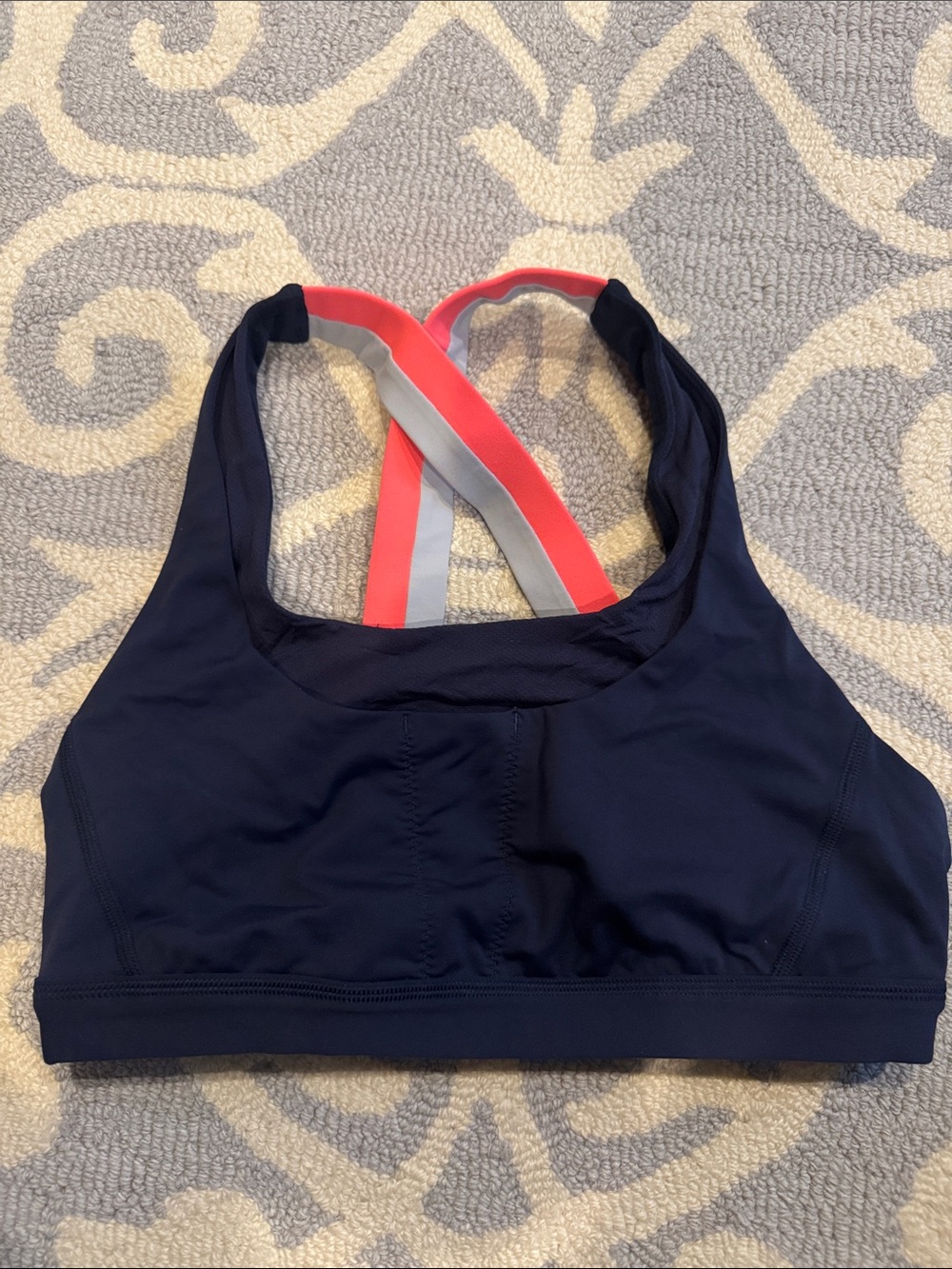 Lululemon Run: Stuff your Bra II  navy sz 8